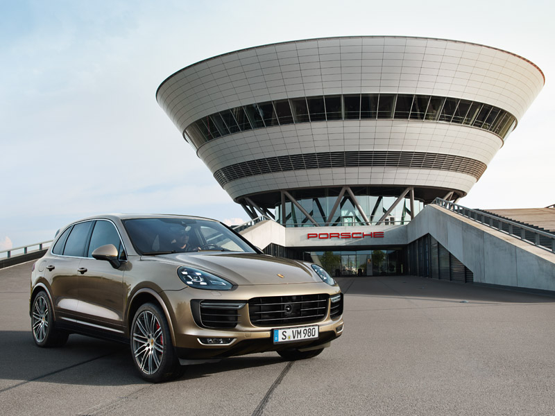 Nowe Porsche Cayenne 2015: zużywa tylko 3,4 l benzyny na 100 km!
