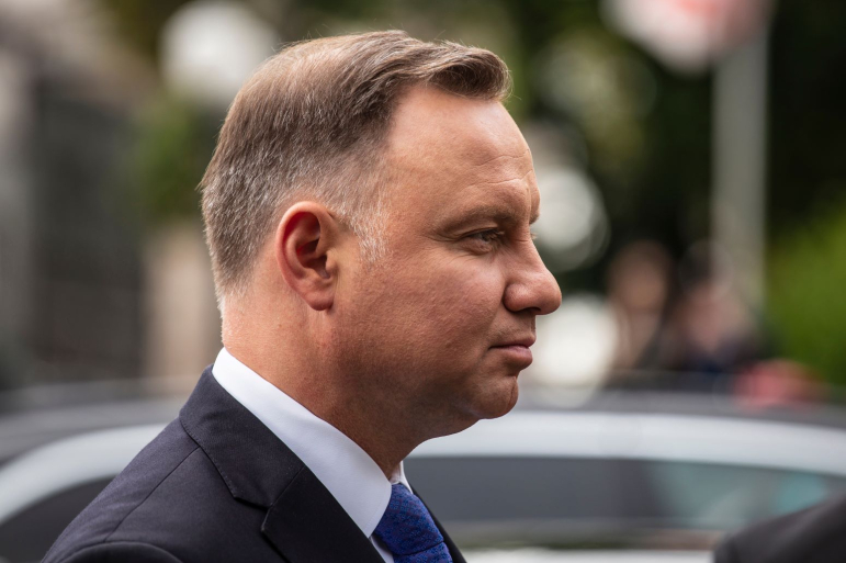 Andrzej Duda prezydent RP wigilia 24 grudnia dzień wolny od pracy ustawa nowelizacja Boże Narodzenie zakaz handlu niedziele handlowe