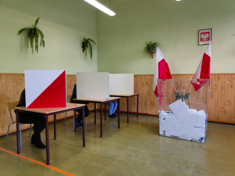 Wybory prezydenckie 2025. Diety i dni wolne od pracy dla członków komisji wyborczych i mężów zaufania. Trzeba pisemnie uprzedzić pracodawcę o nieobecności a potem dostarczyć zaświadczenie