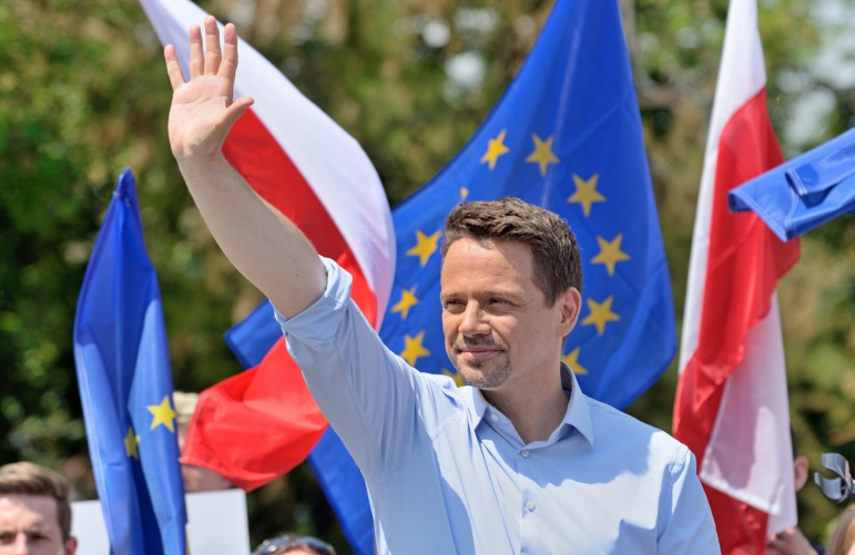 Trzaskowski wygra wybory? Jako Prezydent Polski nie może być prezydentem Warszawy