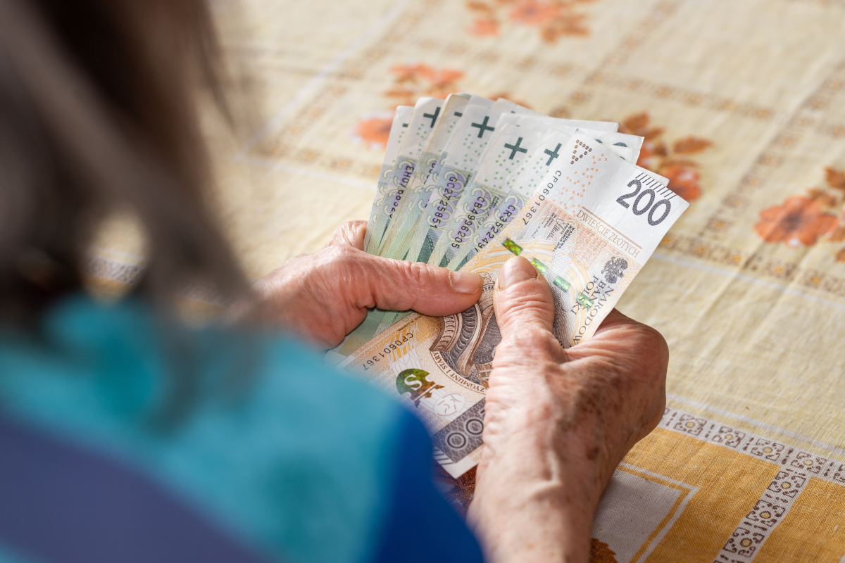 Emerytura wyższa o 6246,13 zł od 1 stycznia 2025 r. Komu przysługuje? Jakie warunki trzeba spełnić?