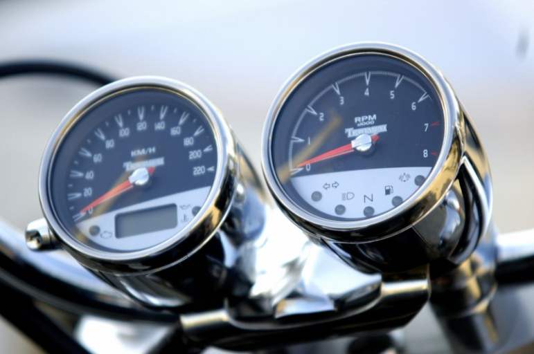 Czy motocykl można zamortyzować jednorazowo?